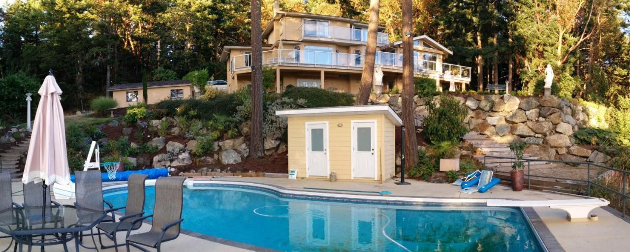 Rae Leigh Heights Bnb Saanichton Exterior photo