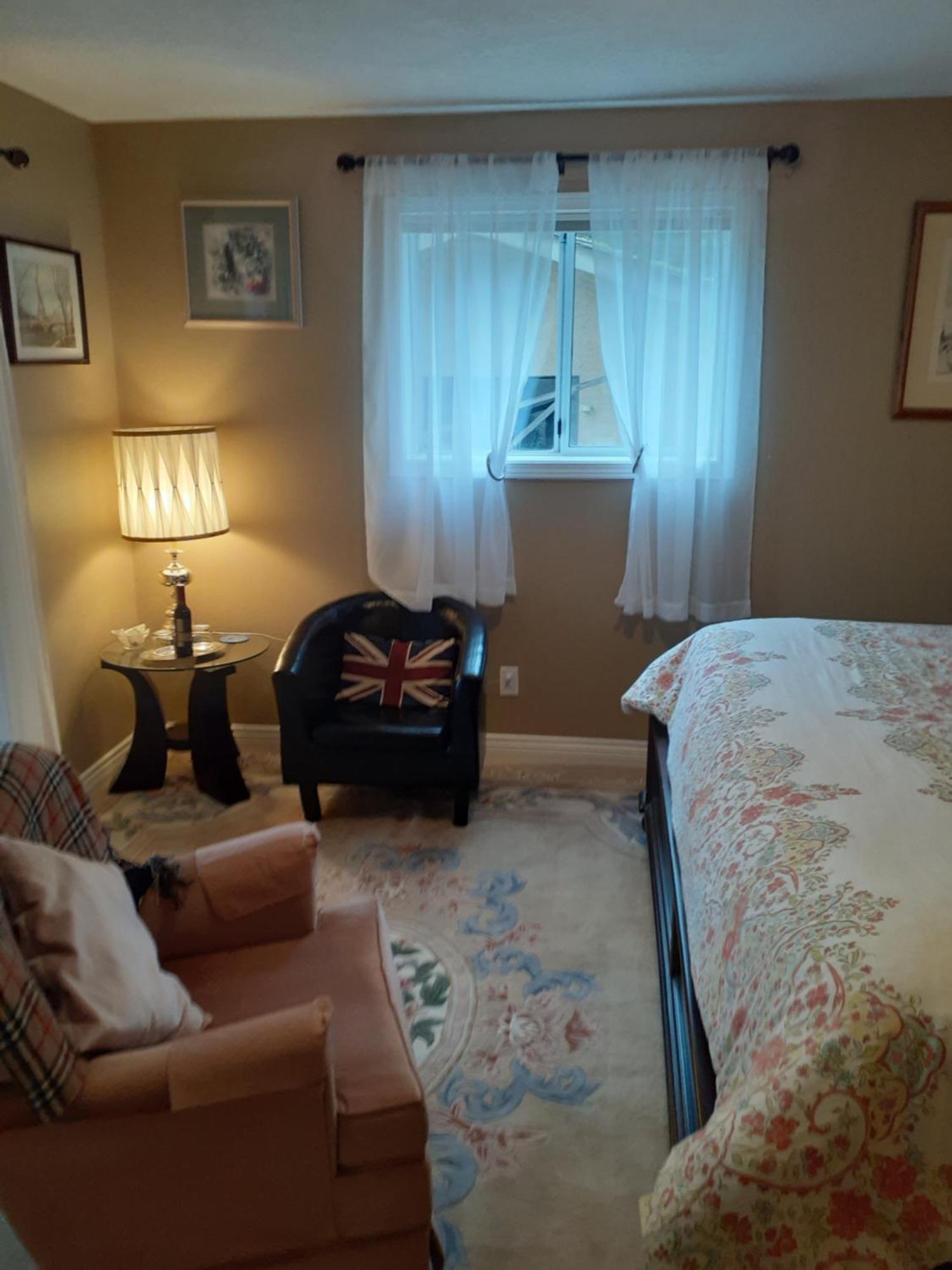 Rae Leigh Heights Bnb Saanichton Exterior photo