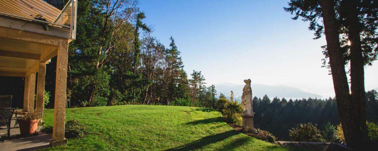 Rae Leigh Heights Bnb Saanichton Exterior photo